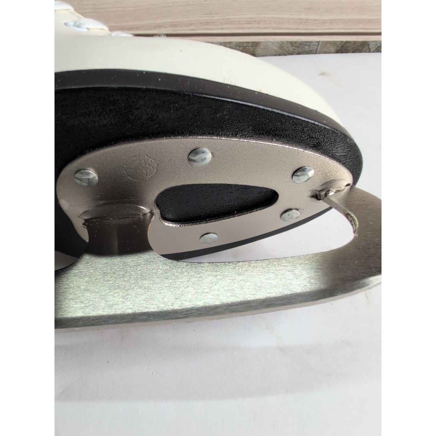 Vntg CCM USA Pastime Leather Steel Arch Figure Ice Skates Womens Size 7 in Box