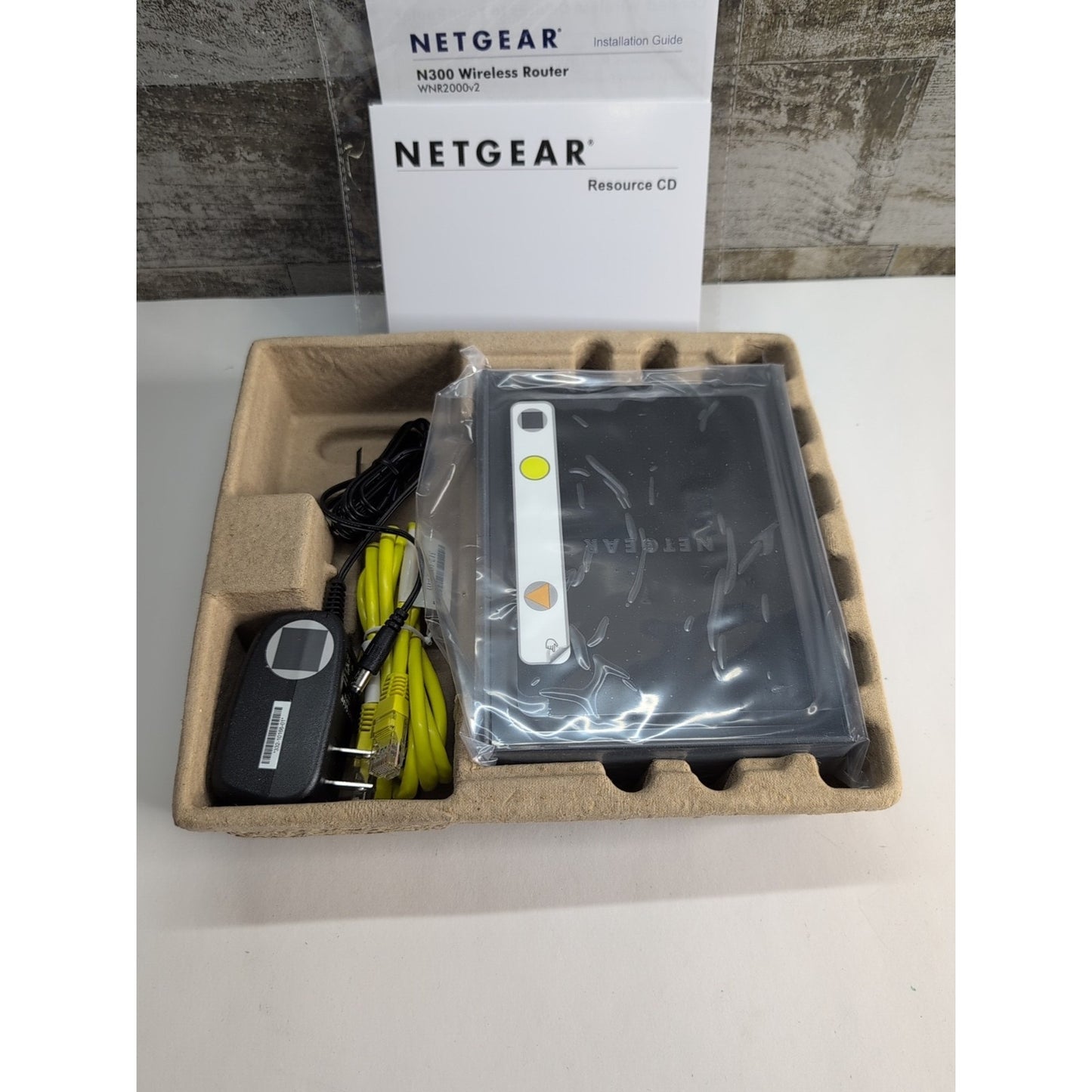 Netgear N300 300 Mbps 4-Port 10/100 Wireless N Router WNR2000-100NAS, New In Box