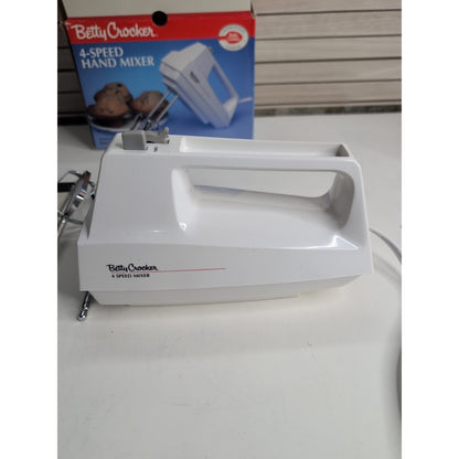 Vintage Betty Crocker BC-1202K 4 Speed Hand Mixer 120 Volts Tested