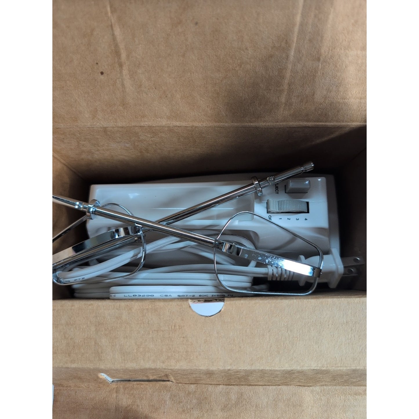 Vintage Betty Crocker BC-1202K 4 Speed Hand Mixer 120 Volts Tested