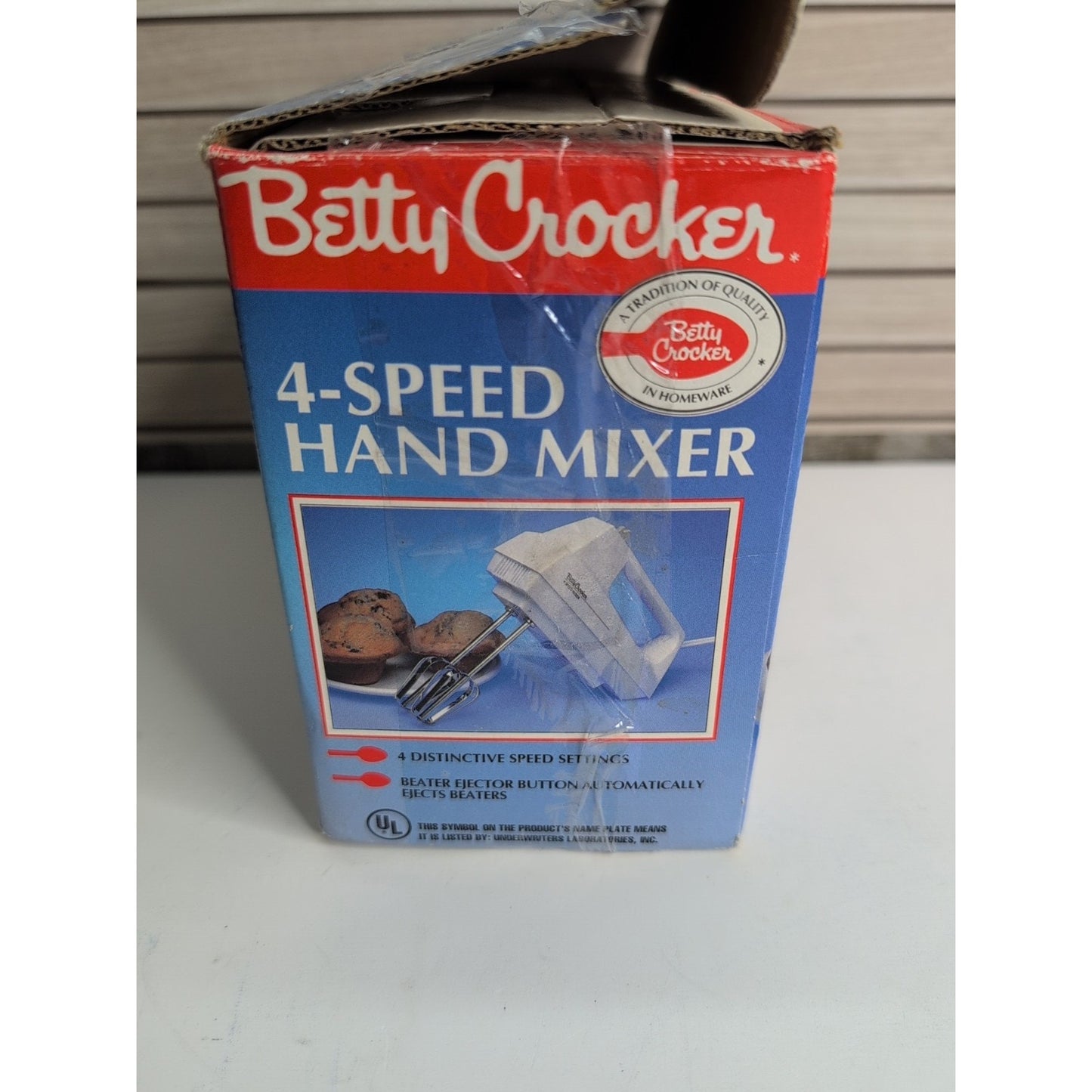 Vintage Betty Crocker BC-1202K 4 Speed Hand Mixer 120 Volts Tested