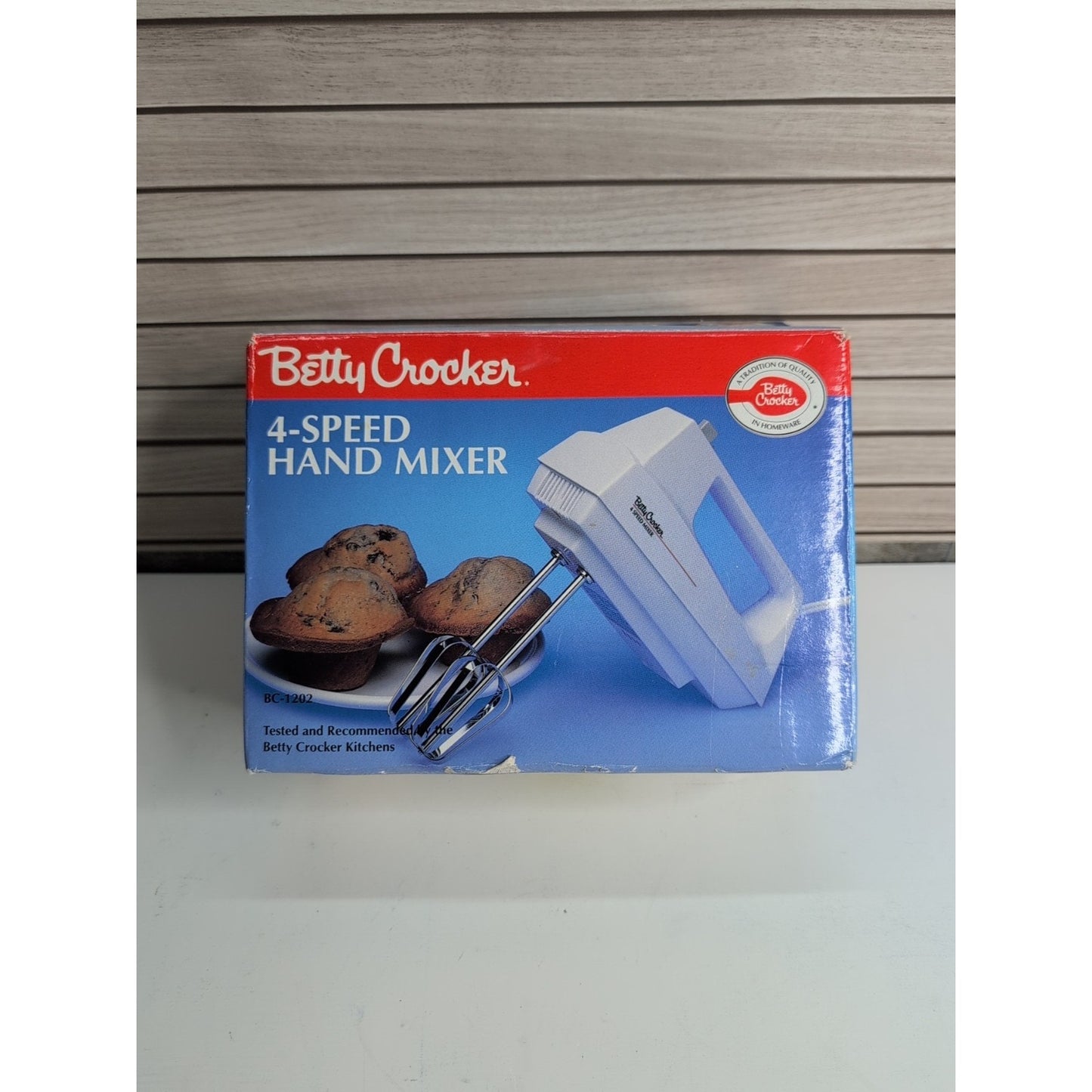 Vintage Betty Crocker BC-1202K 4 Speed Hand Mixer 120 Volts Tested