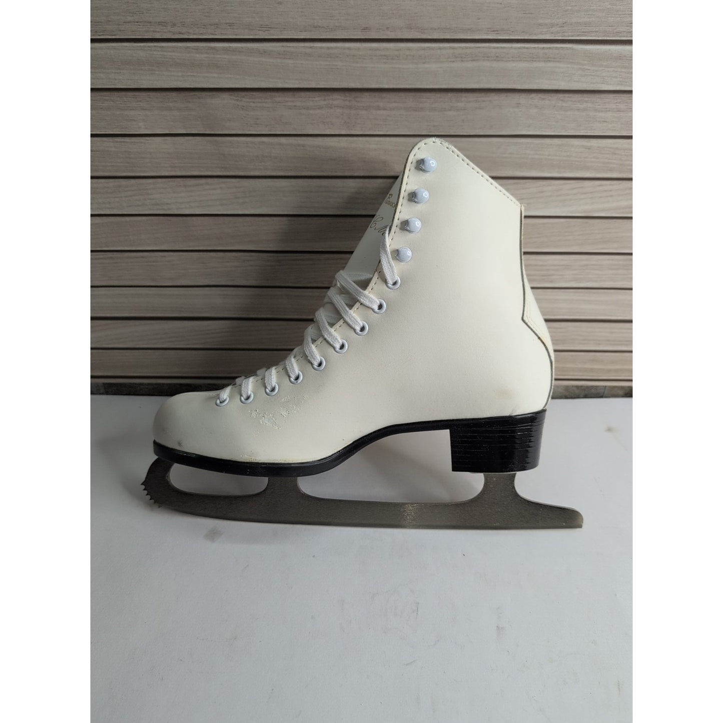Vntg CCM USA Pastime Leather Steel Arch Figure Ice Skates Womens Size 7 in Box