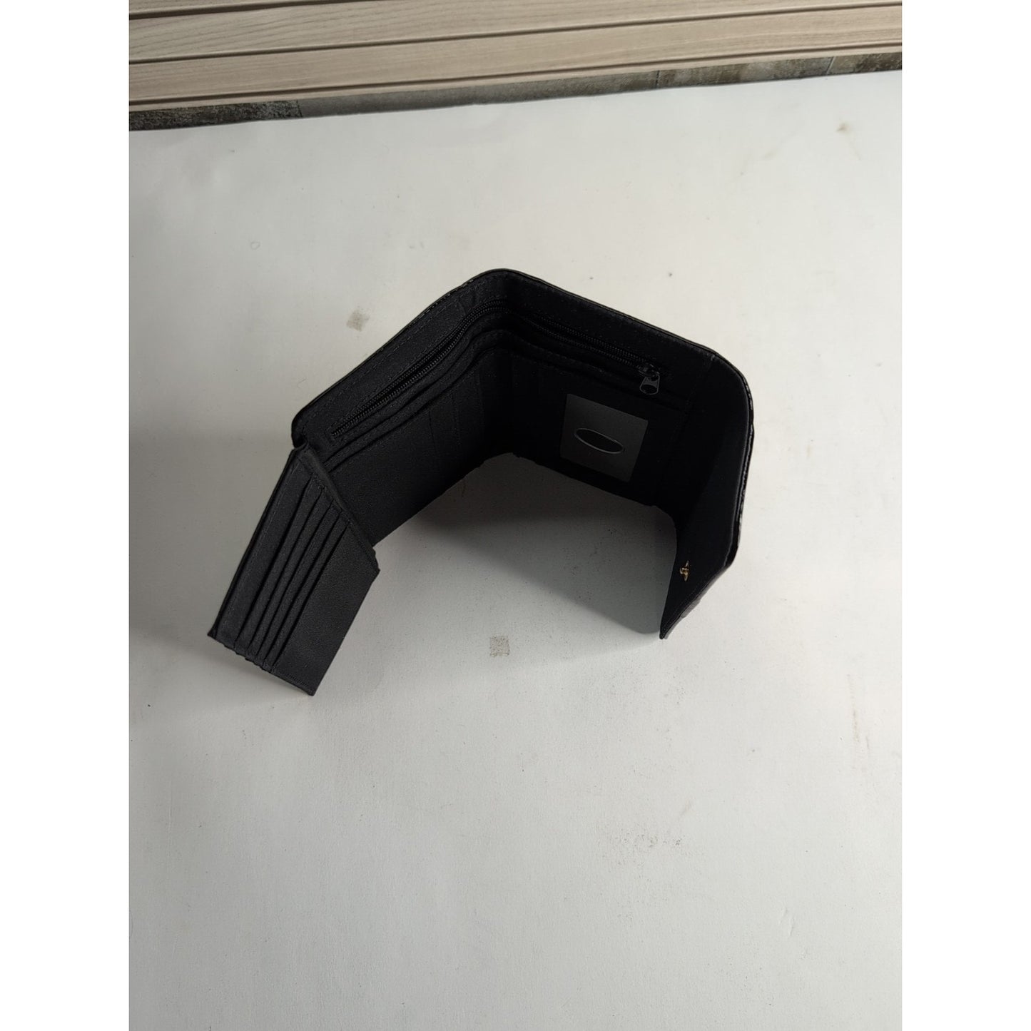 Liz Claiborne Black Wallet With Several Compartments