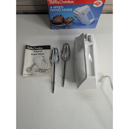 Vintage Betty Crocker BC-1202K 4 Speed Hand Mixer 120 Volts Tested