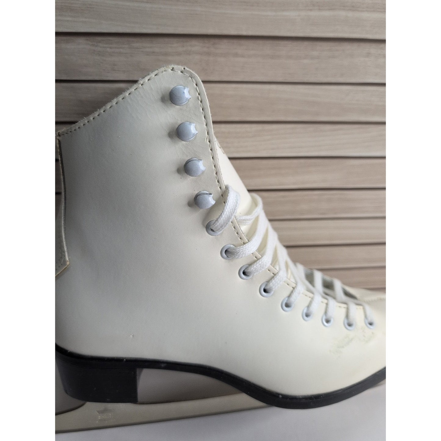 Vntg CCM USA Pastime Leather Steel Arch Figure Ice Skates Womens Size 7 in Box