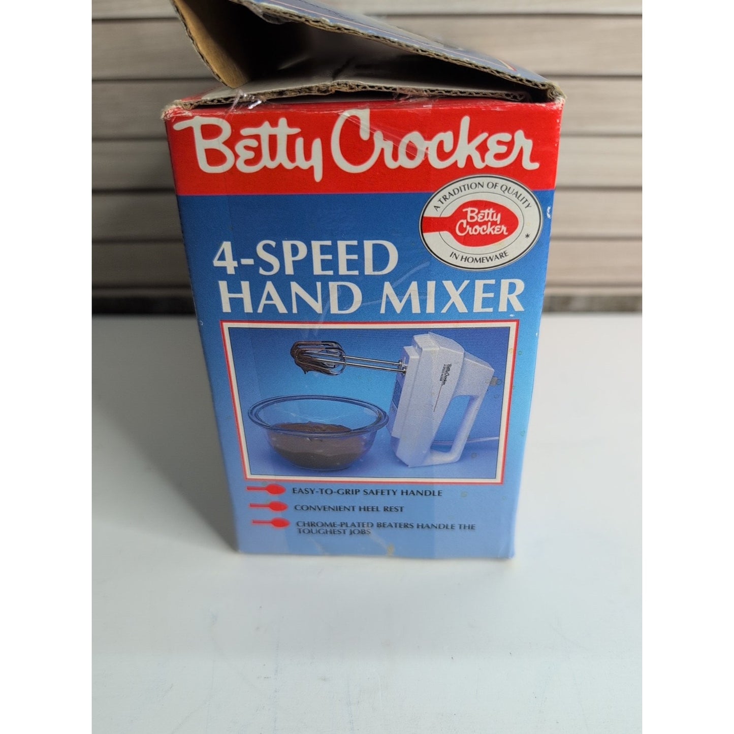 Vintage Betty Crocker BC-1202K 4 Speed Hand Mixer 120 Volts Tested