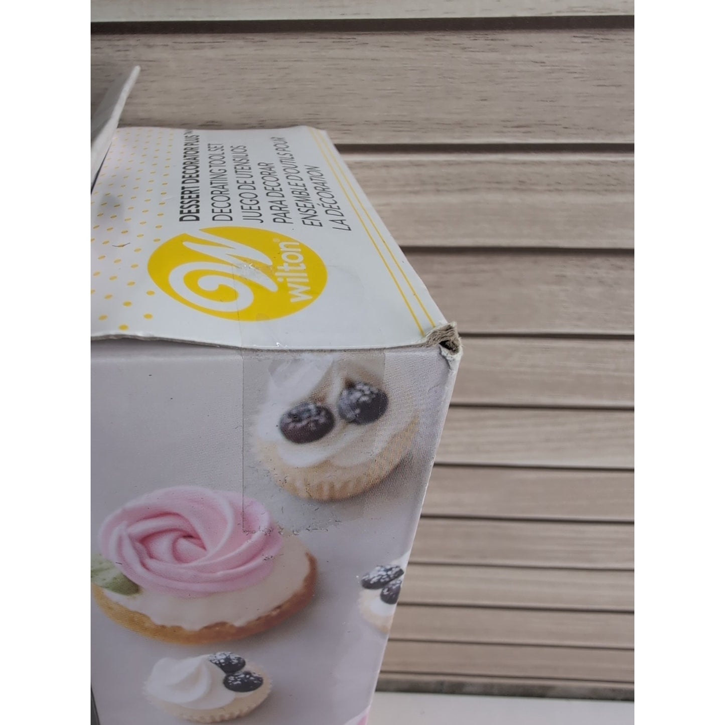 Wilton Dessert Decorator Plus Cake Decorating Tool, Cake Icing Tool