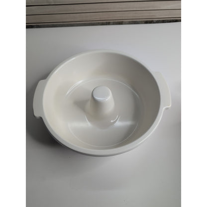 Vintage Rubbermaid Microwave Ring Pan & Oven Safe 2 Quart Nonstick