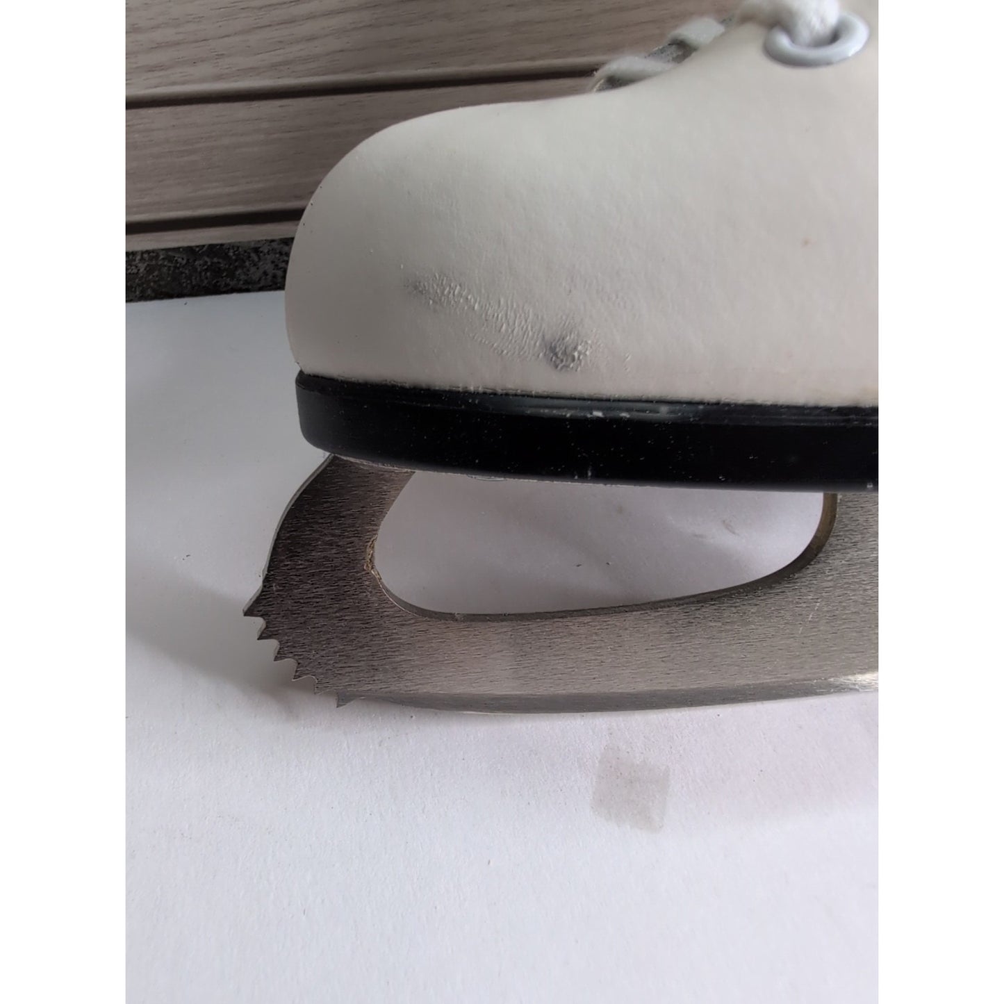 Vntg CCM USA Pastime Leather Steel Arch Figure Ice Skates Womens Size 7 in Box